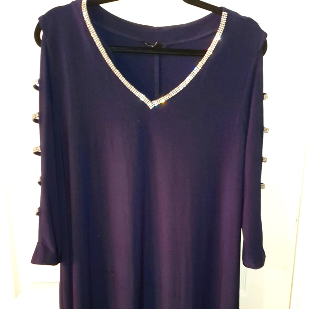 Semi-formal dress with rhinestones